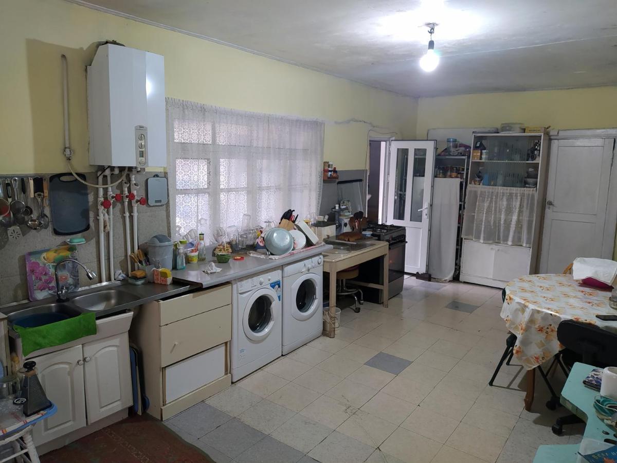 Flora'S Guest House Γιερεβάν Εξωτερικό φωτογραφία