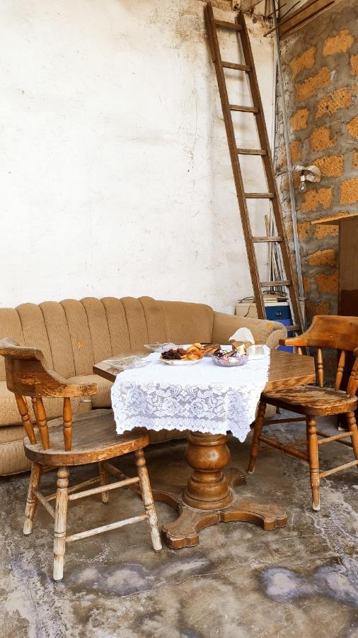 Flora'S Guest House Γιερεβάν Εξωτερικό φωτογραφία