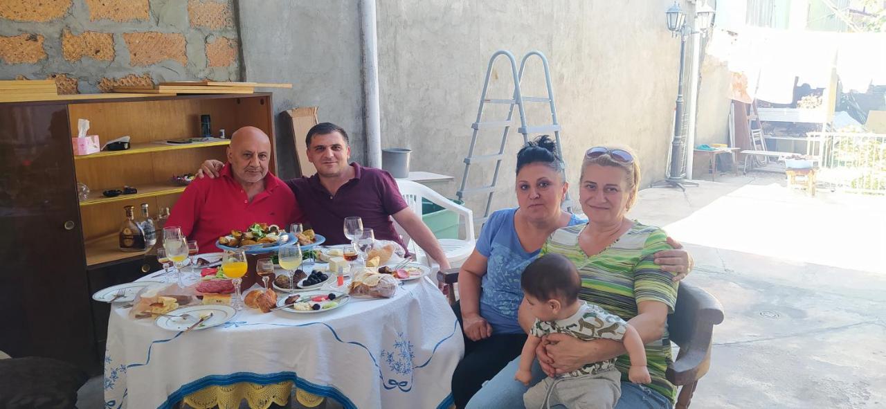 Flora'S Guest House Γιερεβάν Εξωτερικό φωτογραφία