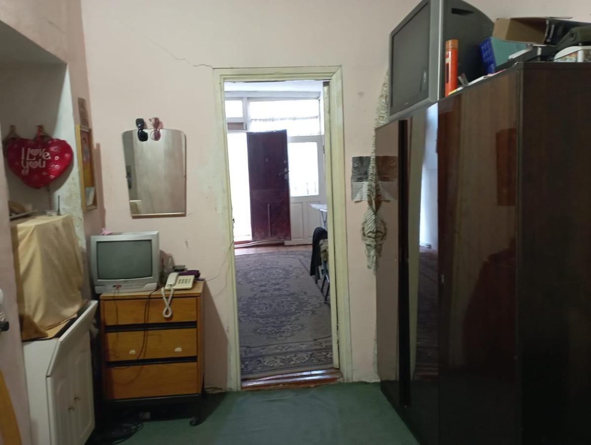 Flora'S Guest House Γιερεβάν Εξωτερικό φωτογραφία